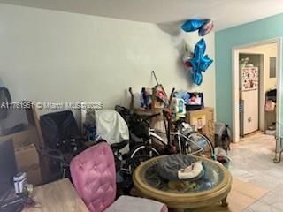 Недавно продано: $550,000 (4 спален, 2 ванн, 826 Квадратных фут)