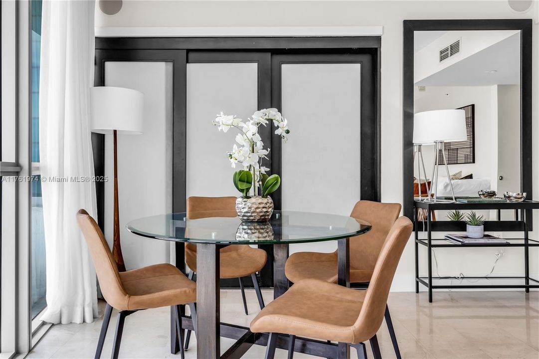 For Sale: $2,850,000 (2 beds, 2 baths, 1162 Square Feet)