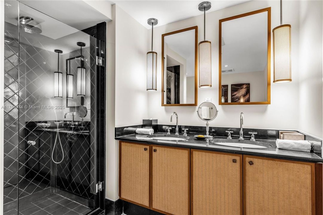 For Sale: $2,850,000 (2 beds, 2 baths, 1162 Square Feet)