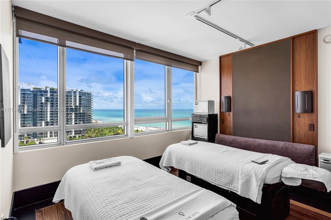 For Sale: $2,850,000 (2 beds, 2 baths, 1162 Square Feet)