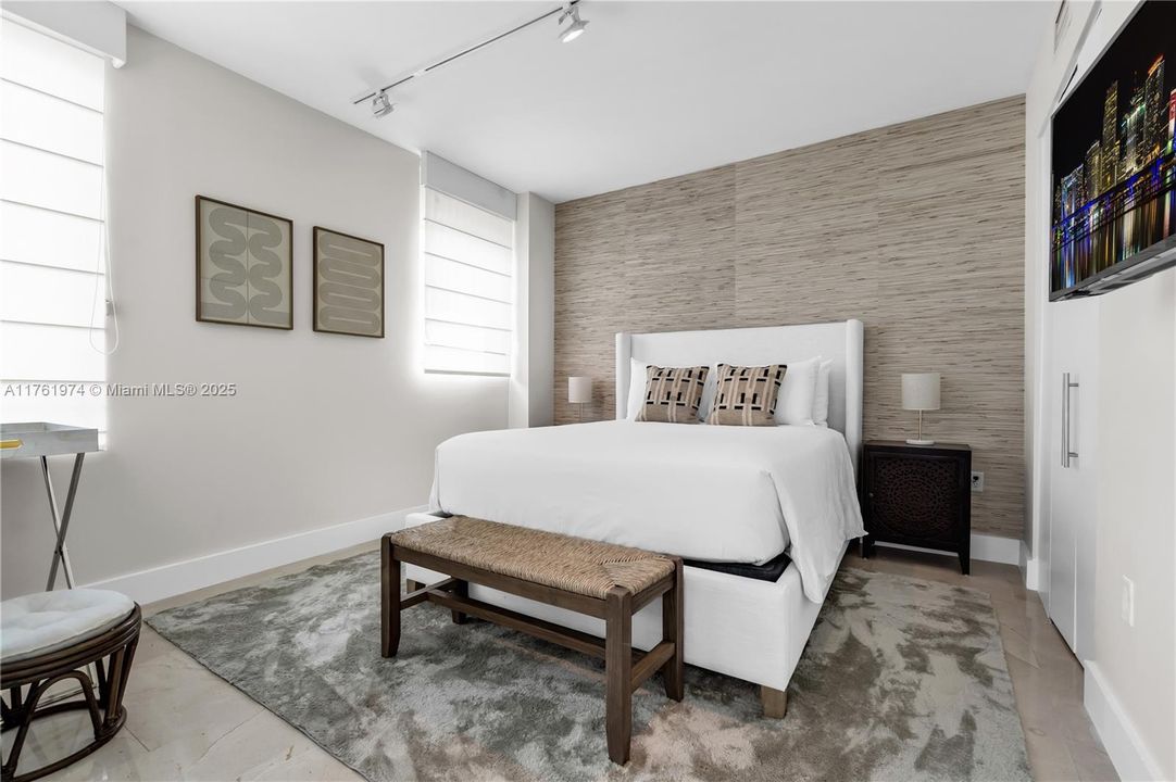 For Sale: $2,850,000 (2 beds, 2 baths, 1162 Square Feet)
