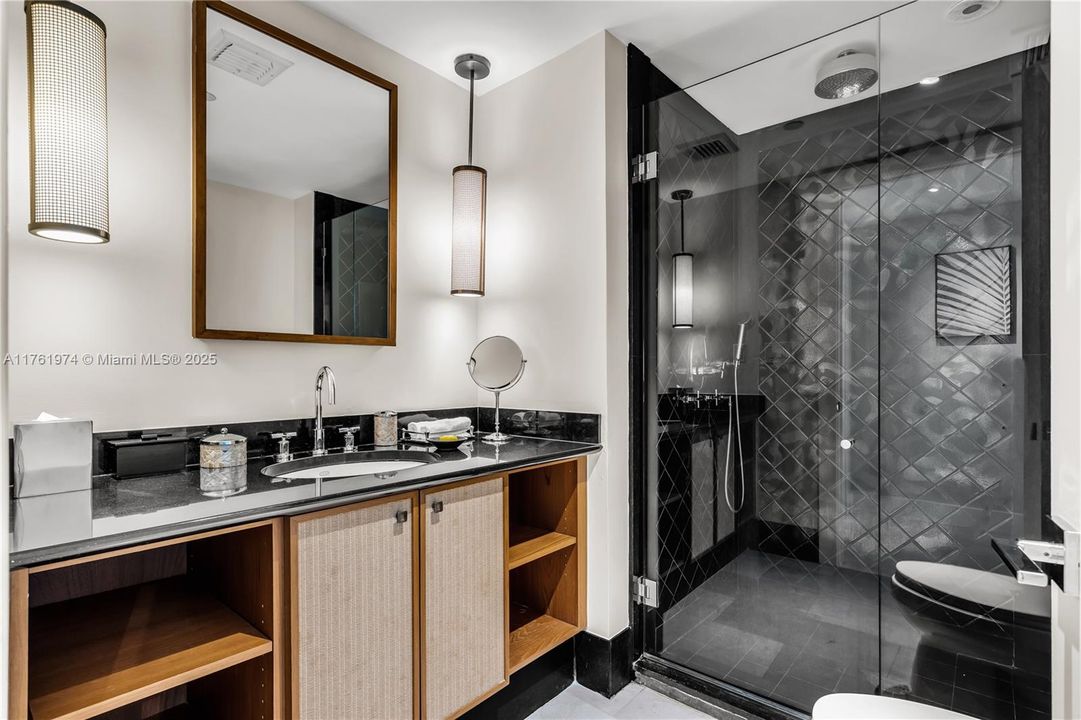 For Sale: $2,850,000 (2 beds, 2 baths, 1162 Square Feet)