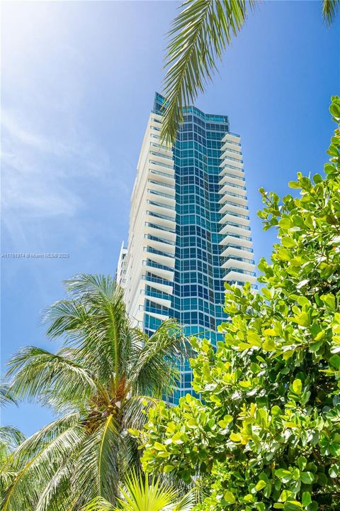 For Sale: $2,850,000 (2 beds, 2 baths, 1162 Square Feet)