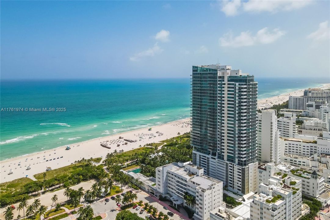 For Sale: $2,850,000 (2 beds, 2 baths, 1162 Square Feet)