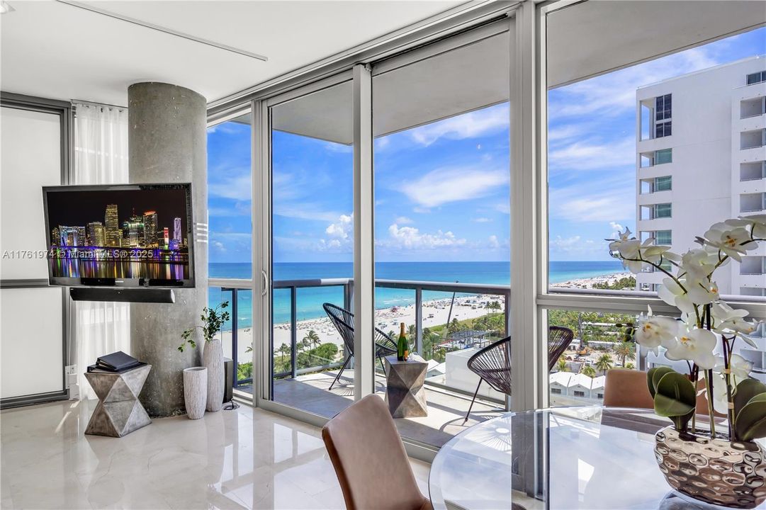 For Sale: $2,850,000 (2 beds, 2 baths, 1162 Square Feet)