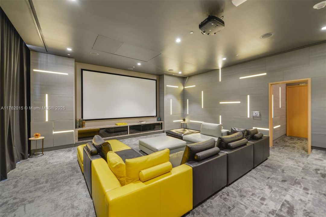 Active With Contract: $475,000 (1 beds, 1 baths, 620 Square Feet)