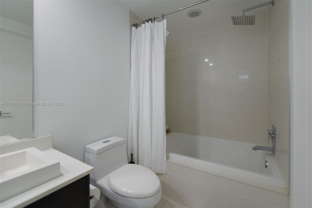 Active With Contract: $475,000 (1 beds, 1 baths, 620 Square Feet)