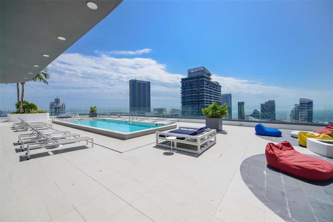 Active With Contract: $475,000 (1 beds, 1 baths, 620 Square Feet)