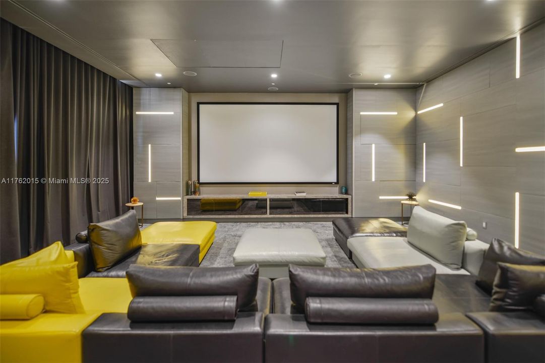 Active With Contract: $475,000 (1 beds, 1 baths, 620 Square Feet)