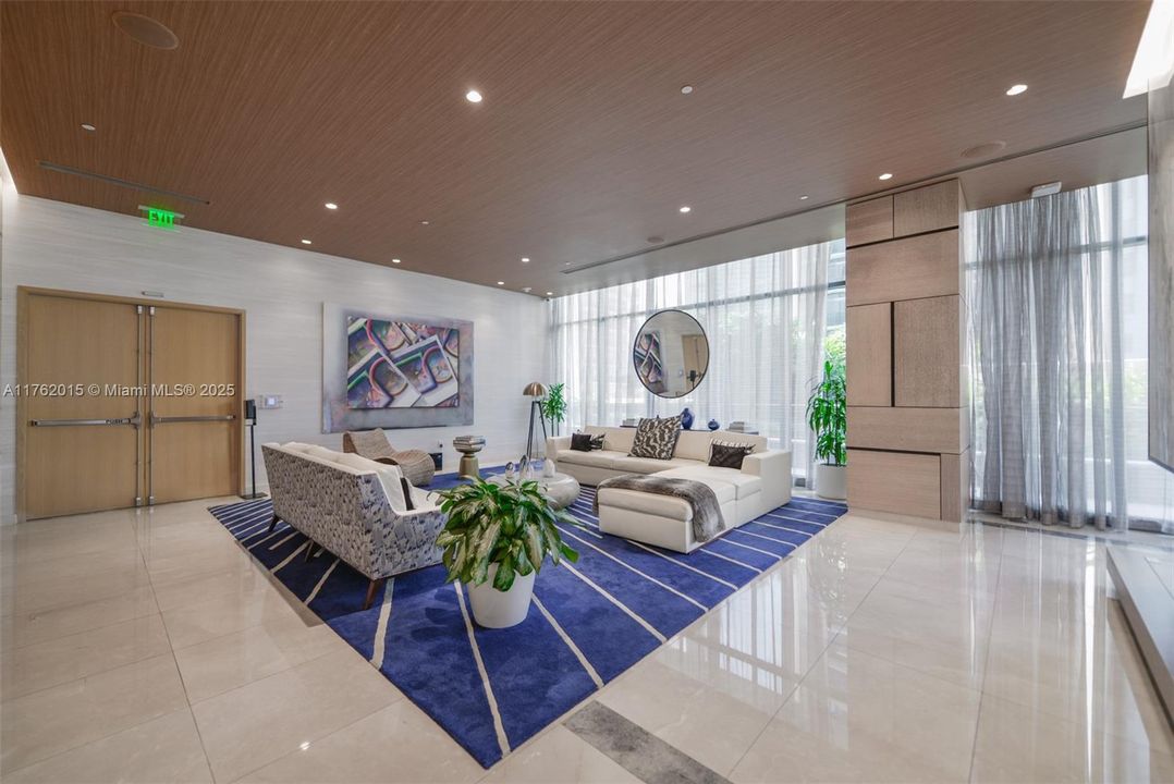 Active With Contract: $475,000 (1 beds, 1 baths, 620 Square Feet)