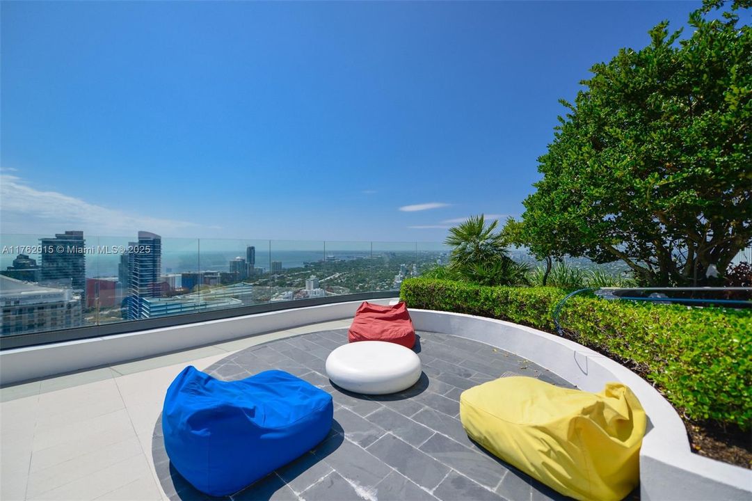 Active With Contract: $475,000 (1 beds, 1 baths, 620 Square Feet)