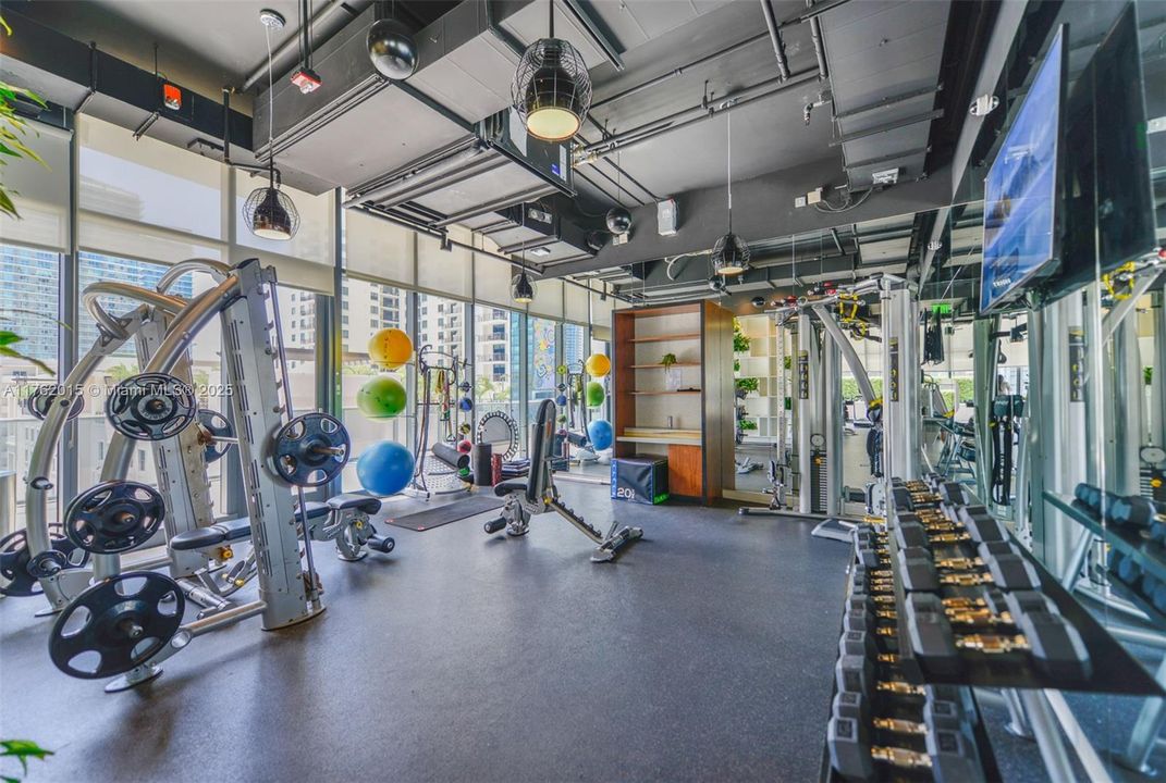 Active With Contract: $475,000 (1 beds, 1 baths, 620 Square Feet)