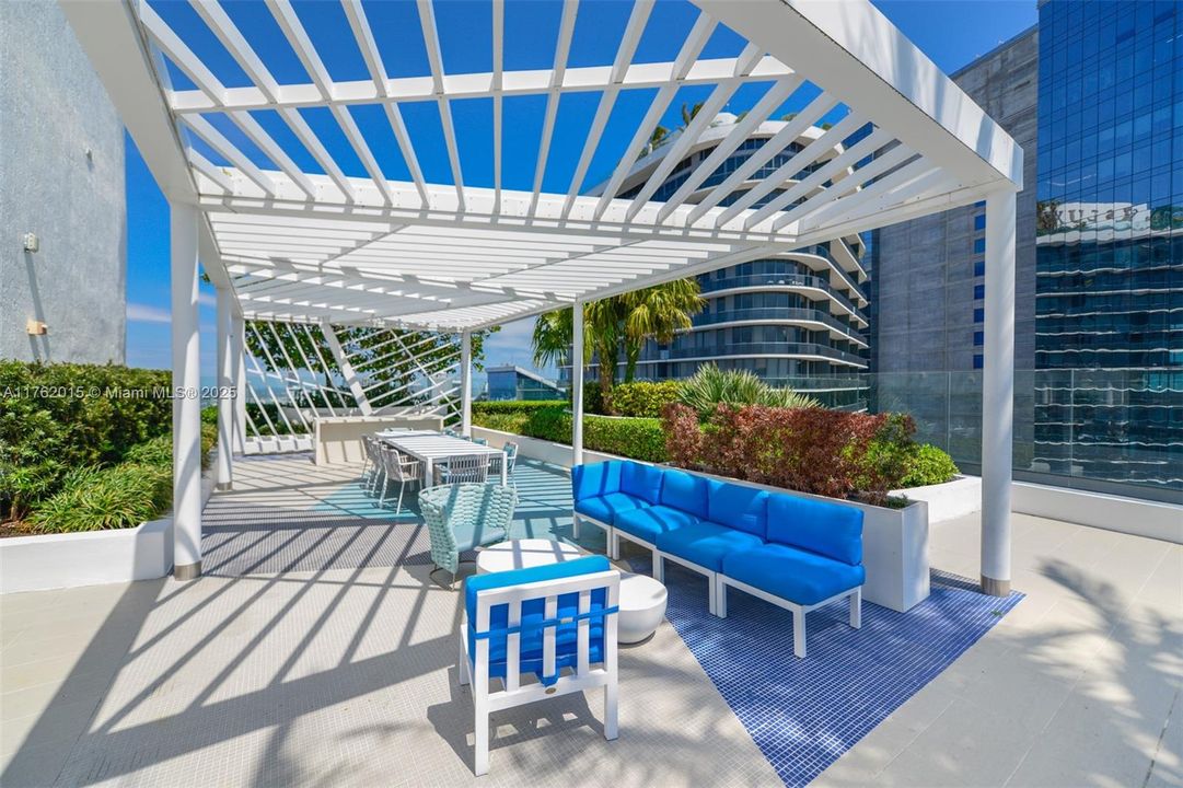 Active With Contract: $475,000 (1 beds, 1 baths, 620 Square Feet)