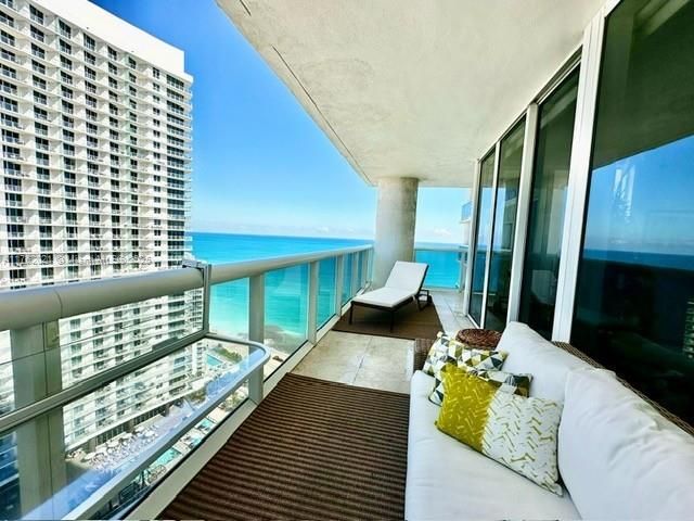 Recently Sold: $1,125,000 (2 beds, 2 baths, 1782 Square Feet)