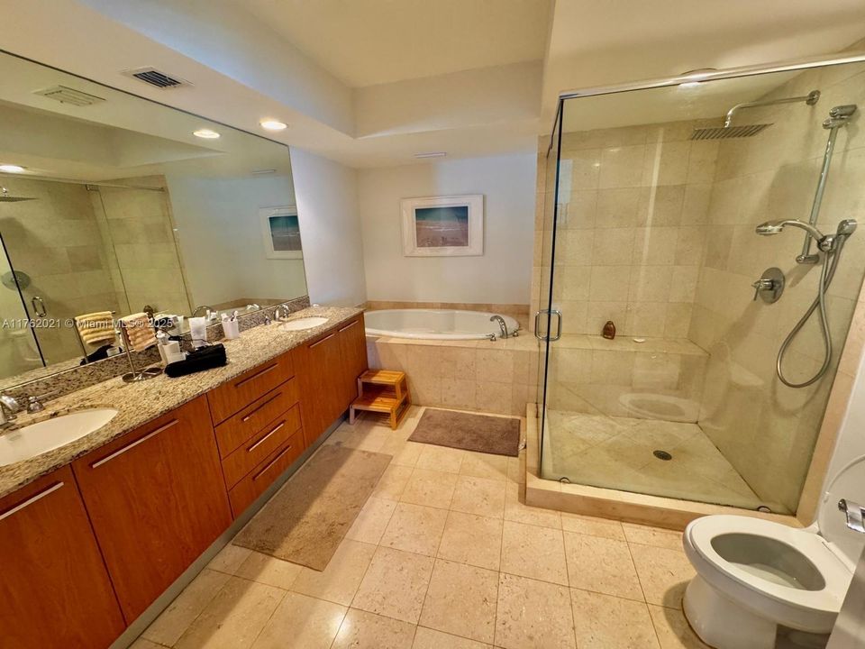 Recently Sold: $1,125,000 (2 beds, 2 baths, 1782 Square Feet)