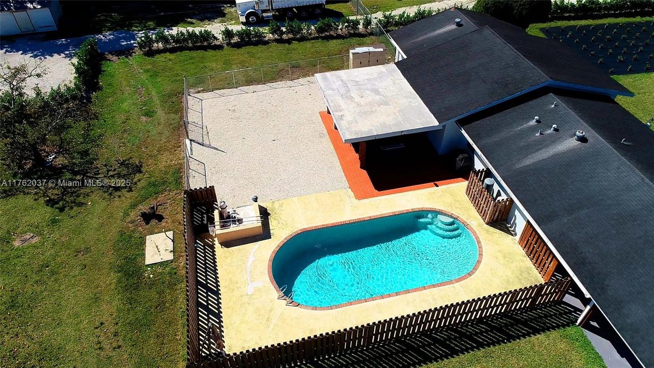 最近售出: $849,900 (3 贝兹, 2 浴室, 2053 平方英尺)