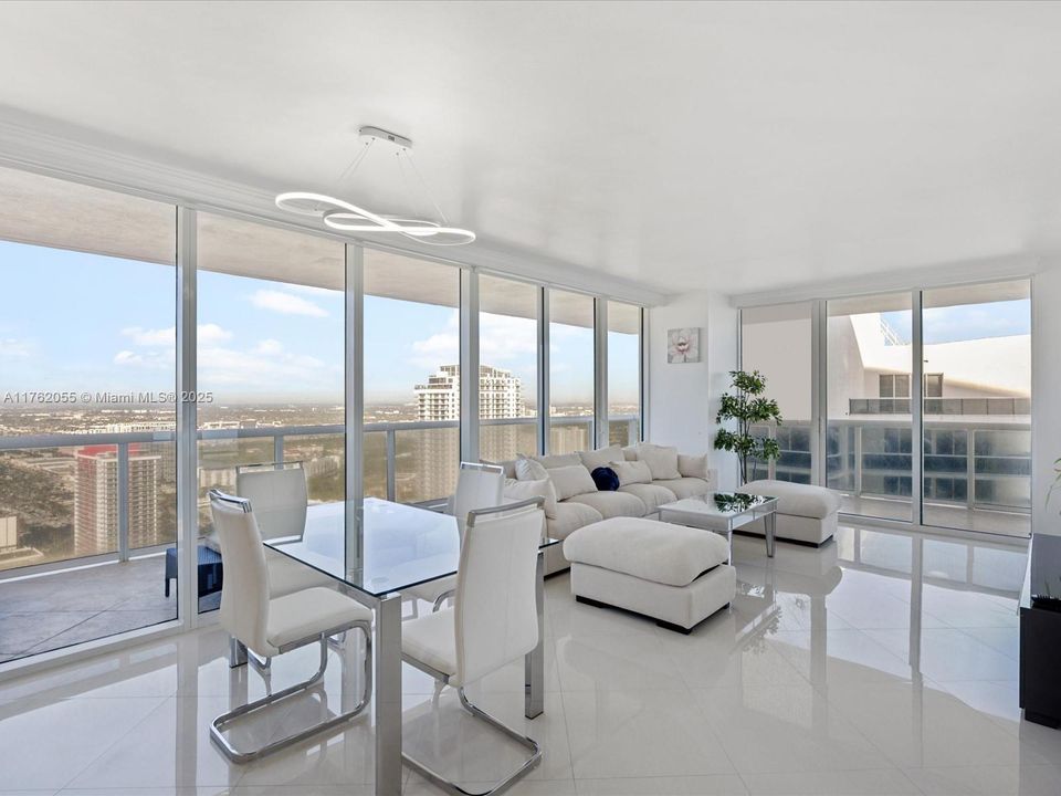 待售: $1,200,000 (2 贝兹, 2 浴室, 1458 平方英尺)