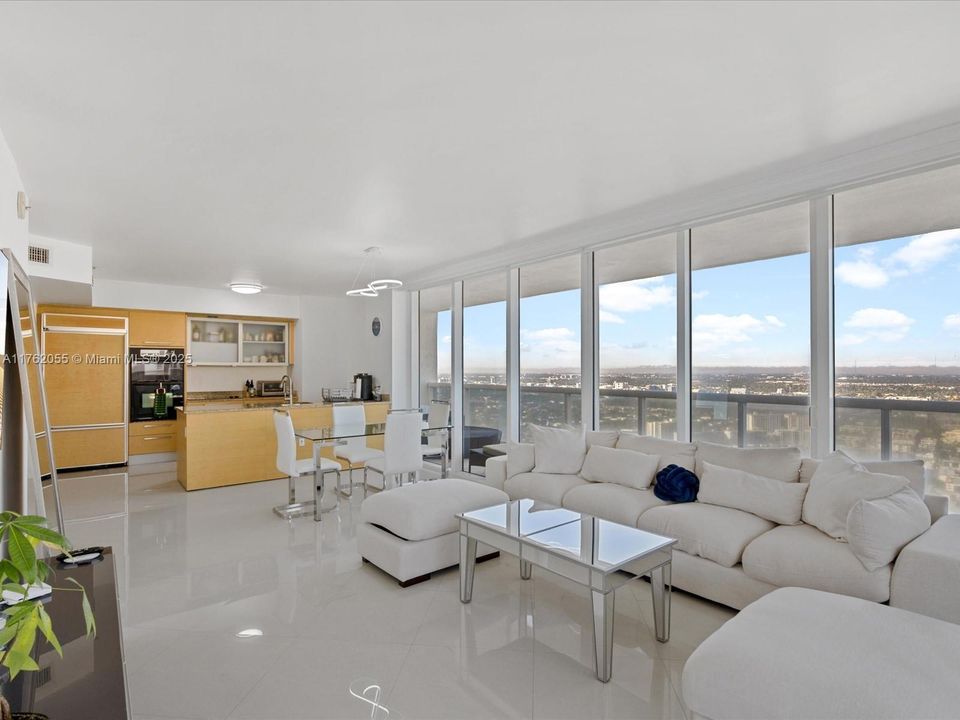 待售: $1,200,000 (2 贝兹, 2 浴室, 1458 平方英尺)