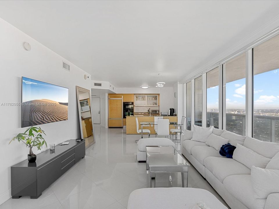 待售: $1,200,000 (2 贝兹, 2 浴室, 1458 平方英尺)