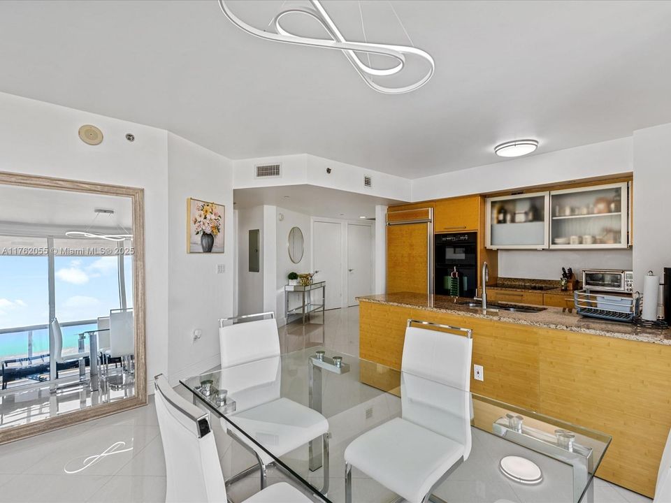 待售: $1,200,000 (2 贝兹, 2 浴室, 1458 平方英尺)