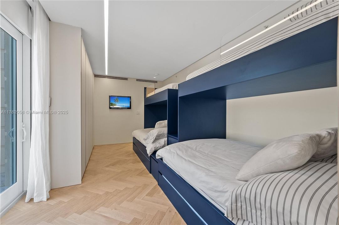 For Sale: $17,000,000 (6 beds, 6 baths, 4390 Square Feet)