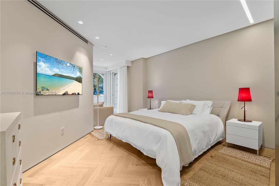 For Sale: $17,000,000 (6 beds, 6 baths, 4390 Square Feet)