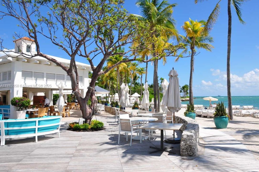 For Sale: $17,000,000 (6 beds, 6 baths, 4390 Square Feet)