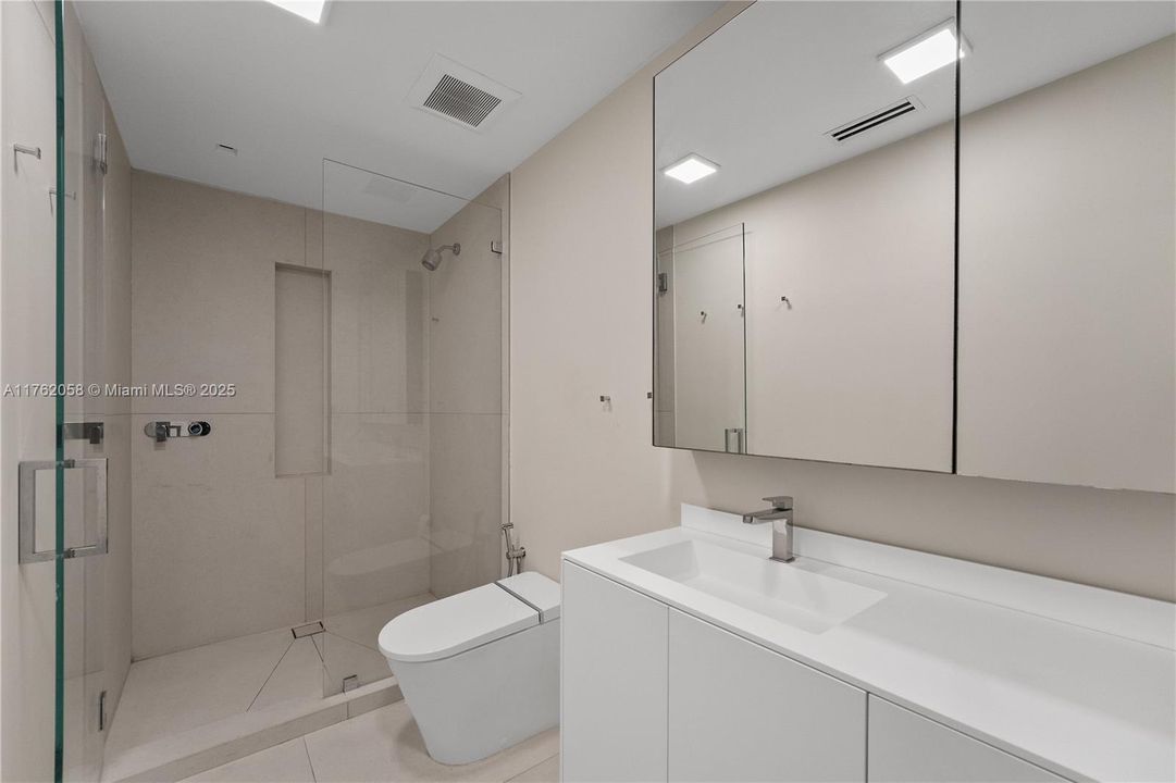 For Sale: $17,000,000 (6 beds, 6 baths, 4390 Square Feet)