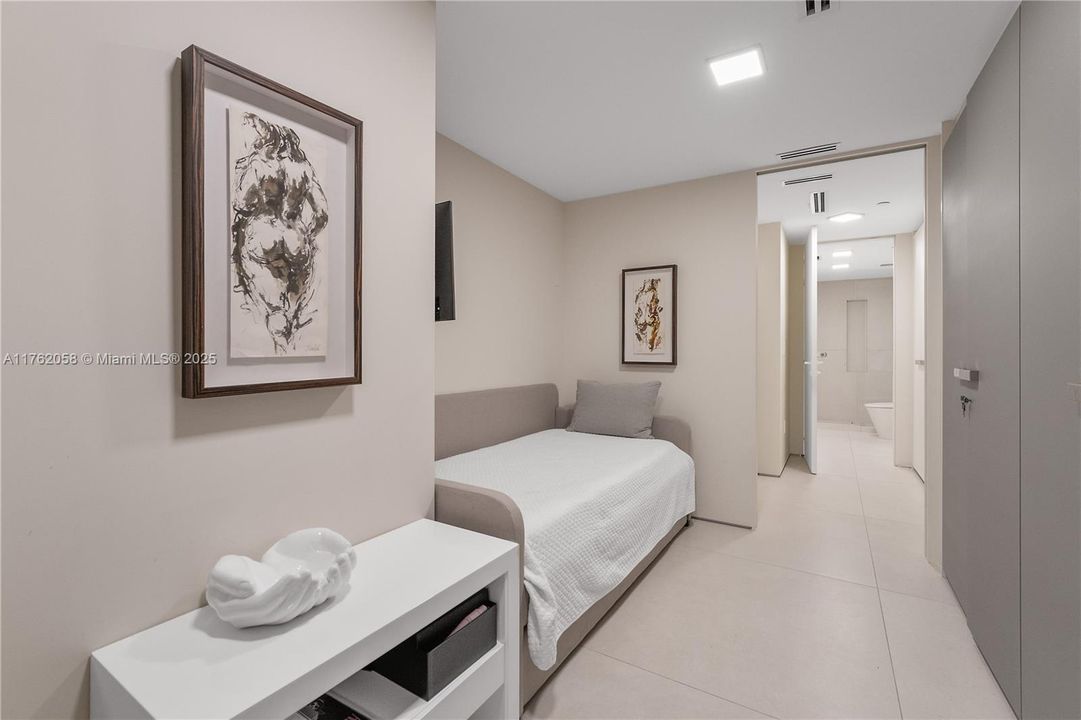 For Sale: $17,000,000 (6 beds, 6 baths, 4390 Square Feet)