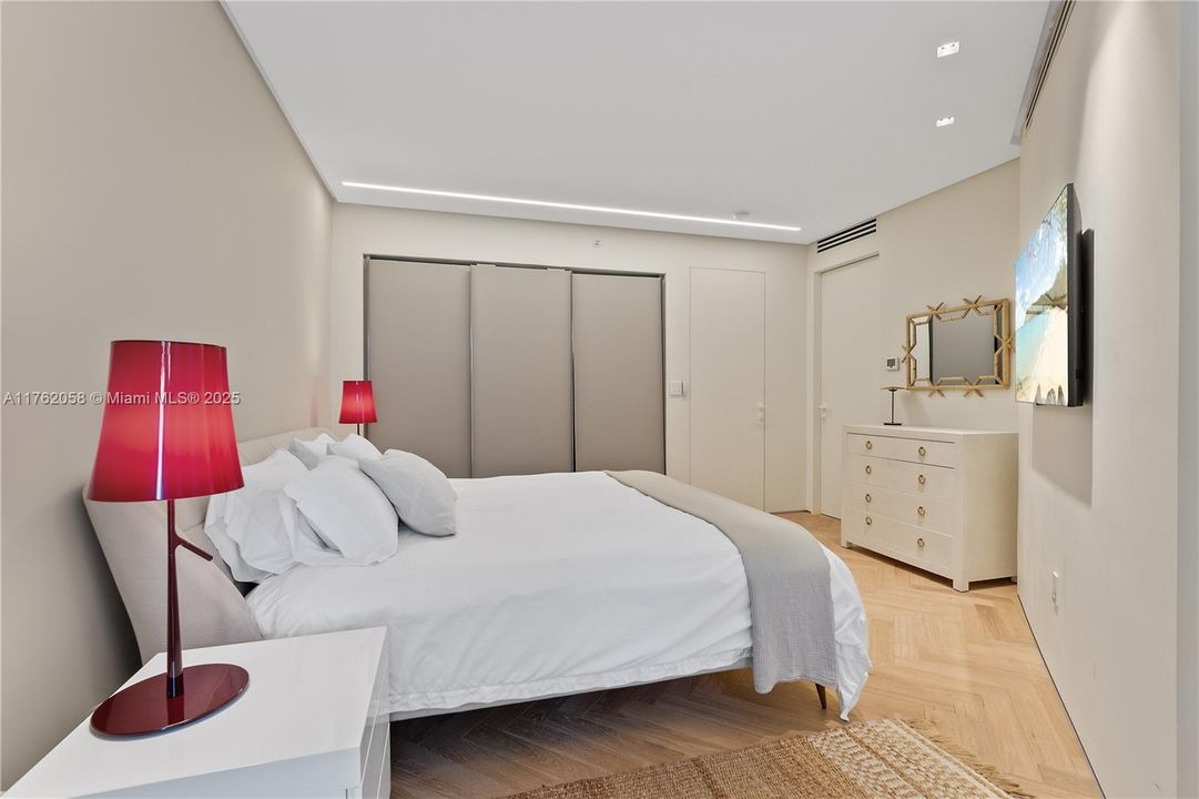 For Sale: $17,000,000 (6 beds, 6 baths, 4390 Square Feet)
