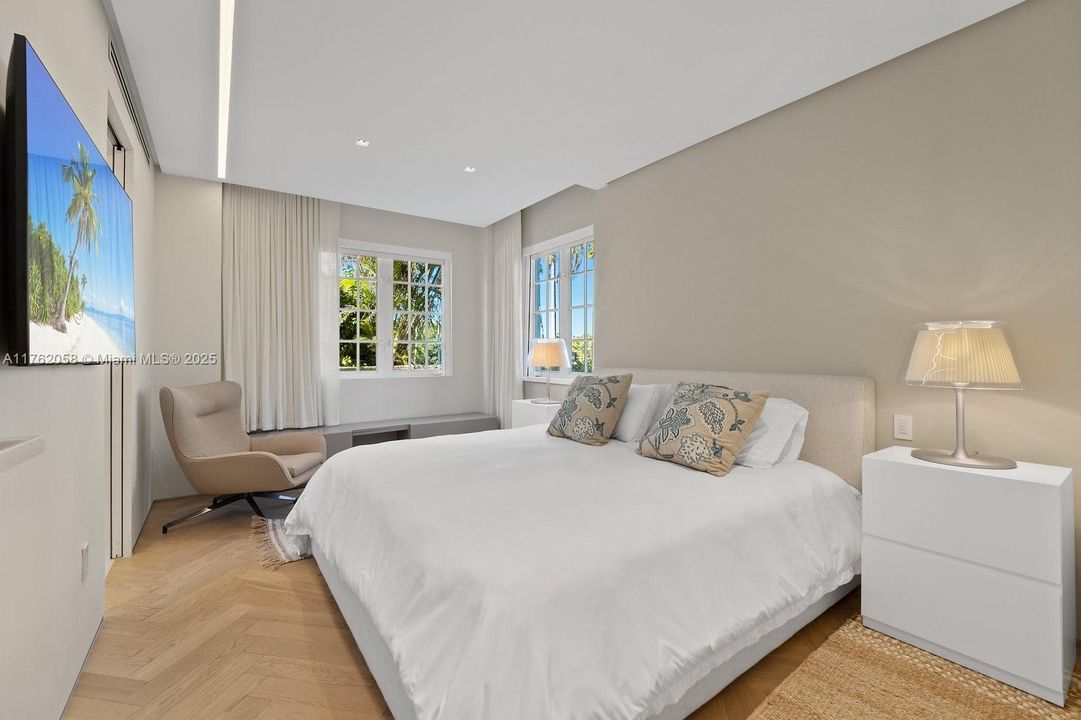 For Sale: $17,000,000 (6 beds, 6 baths, 4390 Square Feet)