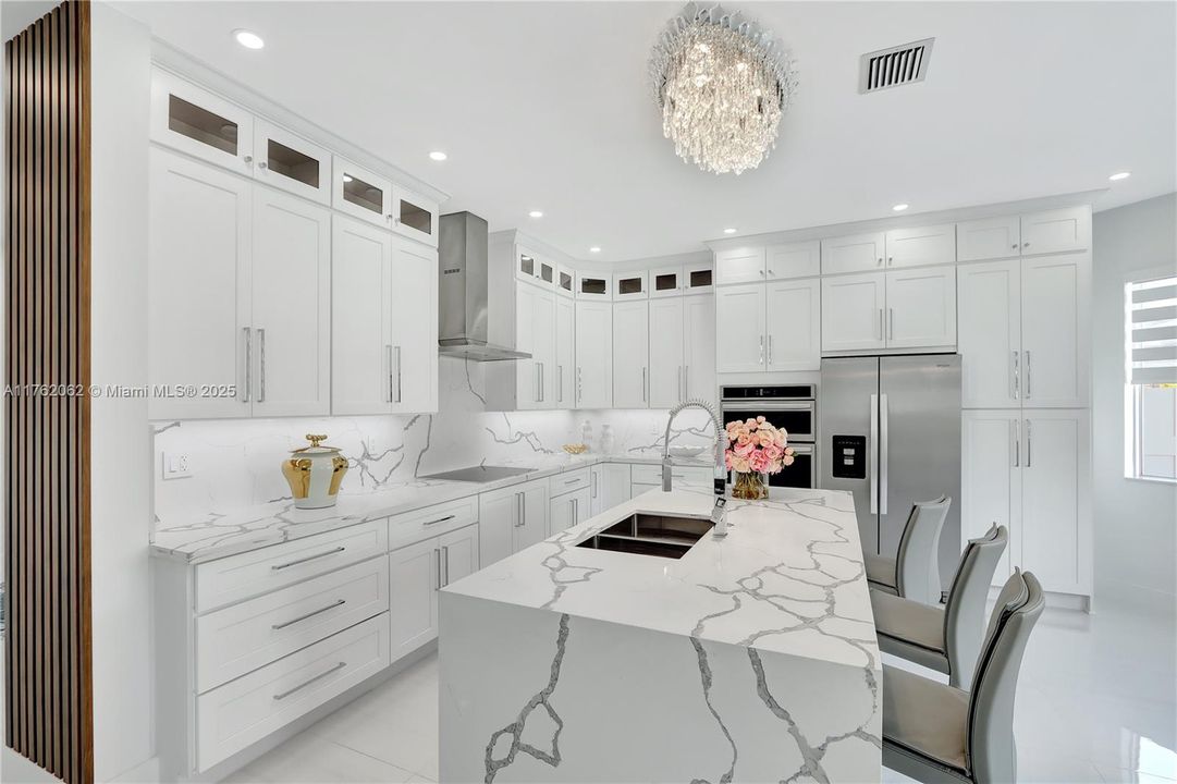 Recently Sold: $1,299,000 (5 beds, 5 baths, 3441 Square Feet)