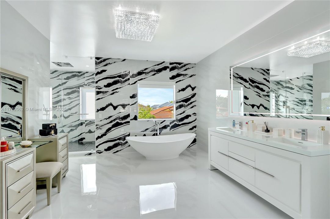 Recently Sold: $1,299,000 (5 beds, 5 baths, 3441 Square Feet)