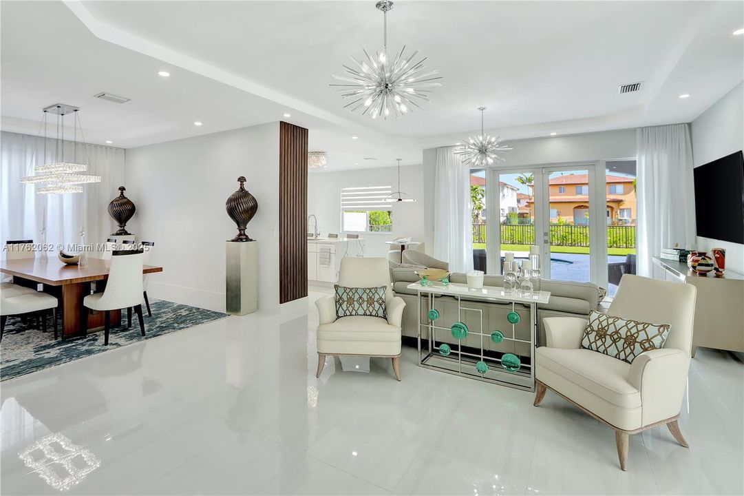 Recently Sold: $1,299,000 (5 beds, 5 baths, 3441 Square Feet)