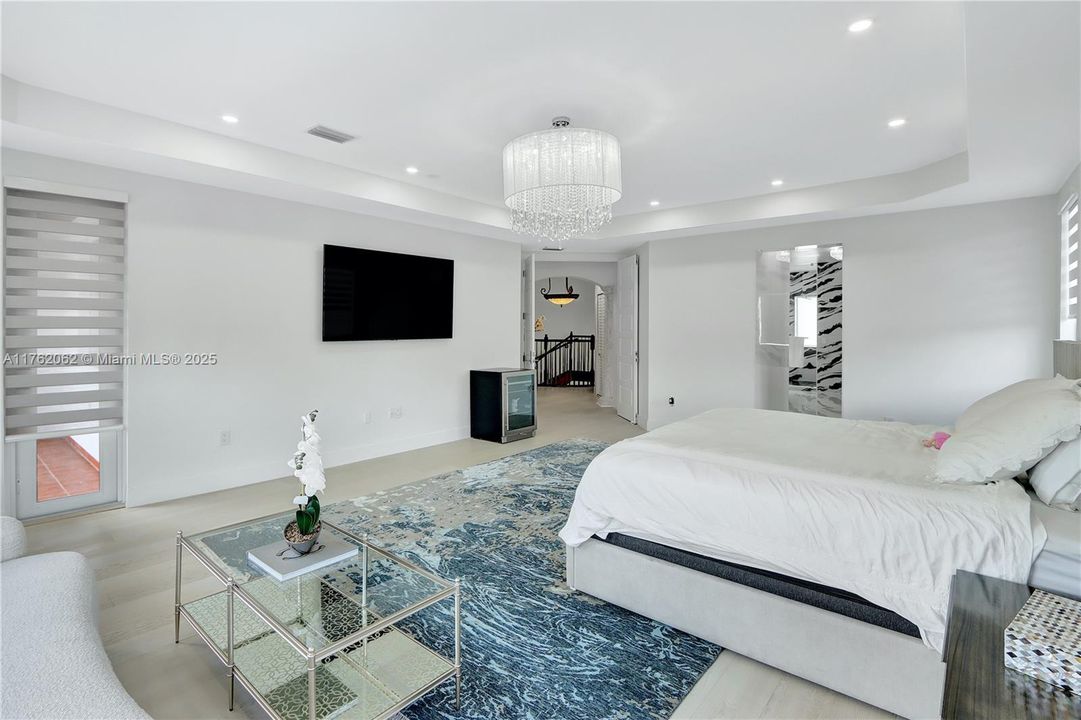 Recently Sold: $1,299,000 (5 beds, 5 baths, 3441 Square Feet)