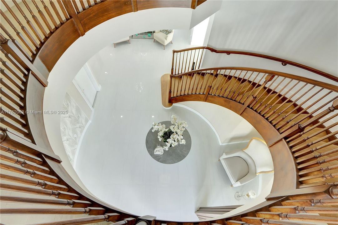 Recently Sold: $1,299,000 (5 beds, 5 baths, 3441 Square Feet)