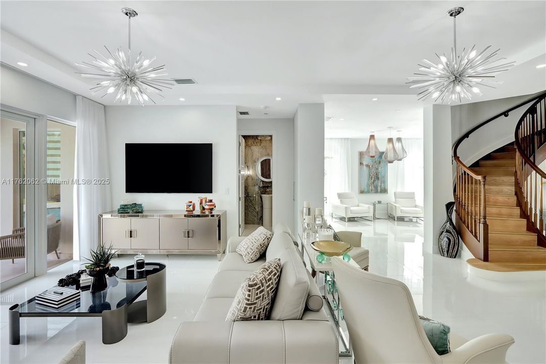 Recently Sold: $1,299,000 (5 beds, 5 baths, 3441 Square Feet)