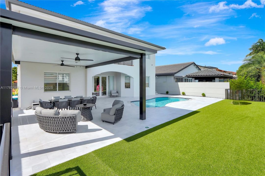 Recently Sold: $1,299,000 (5 beds, 5 baths, 3441 Square Feet)