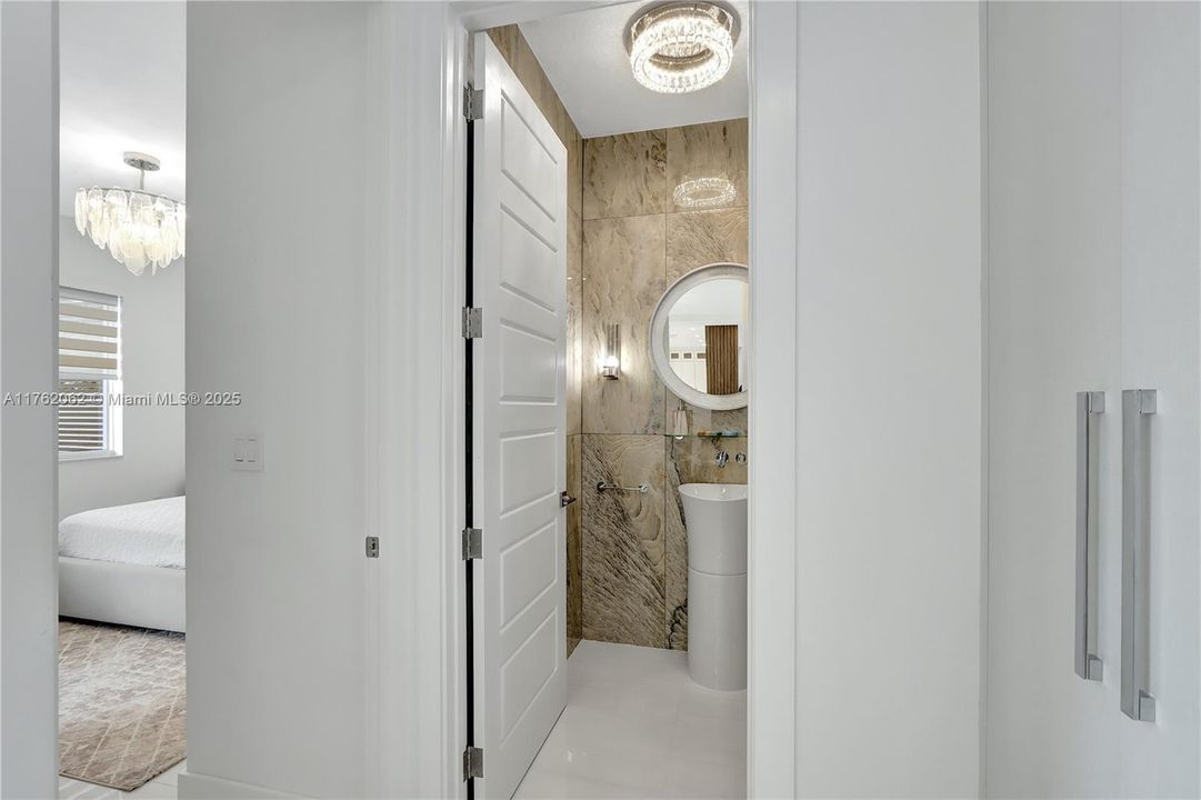 Recently Sold: $1,299,000 (5 beds, 5 baths, 3441 Square Feet)