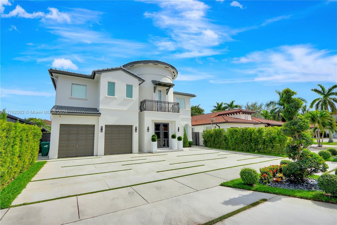 Recently Sold: $1,299,000 (5 beds, 5 baths, 3441 Square Feet)