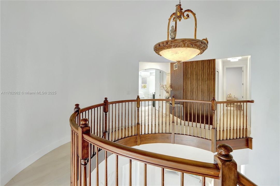 Recently Sold: $1,299,000 (5 beds, 5 baths, 3441 Square Feet)