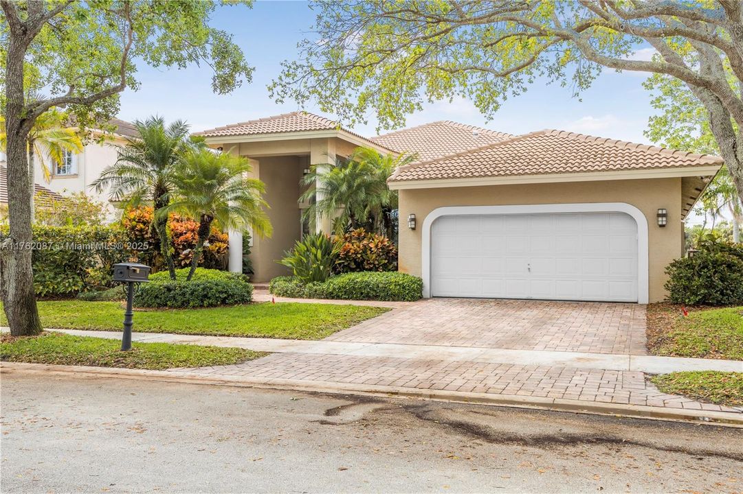 For Sale: $1,250,000 (4 beds, 3 baths, 2433 Square Feet)