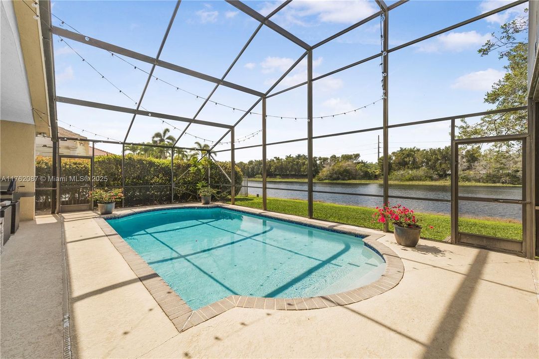 For Sale: $1,250,000 (4 beds, 3 baths, 2433 Square Feet)