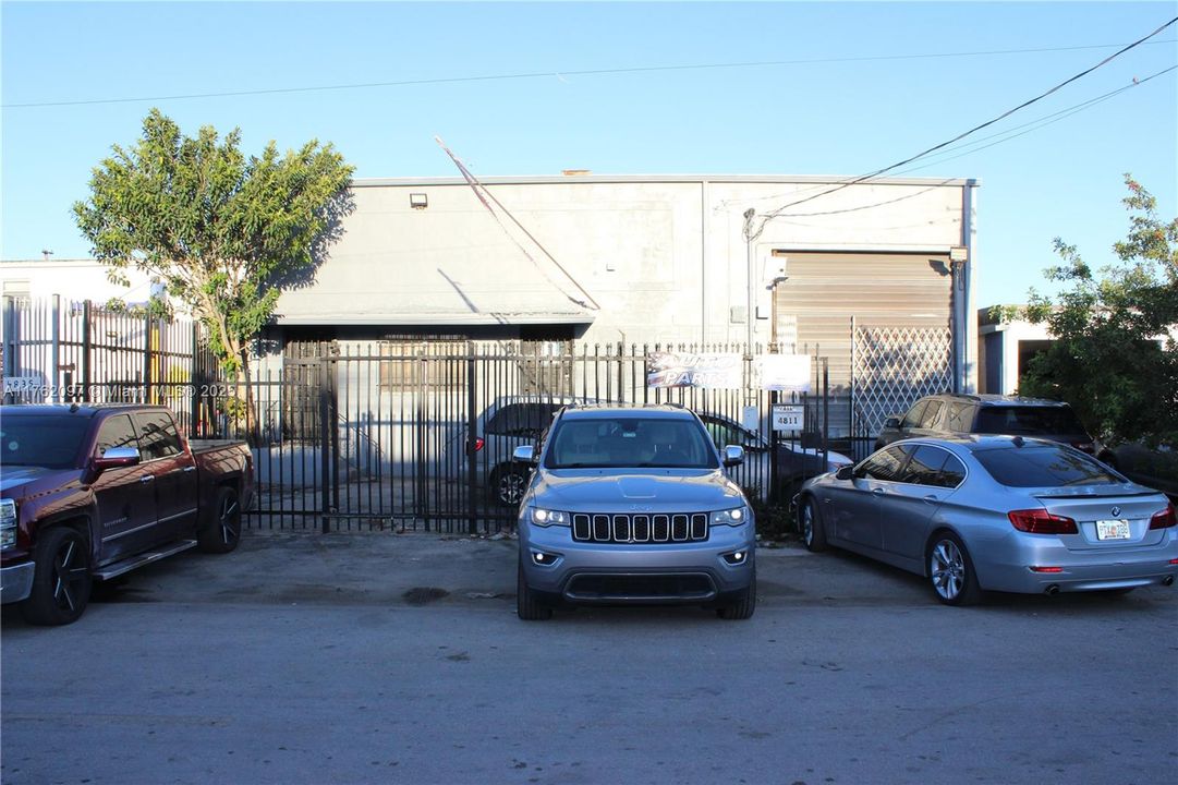 最近售出: $950,000 (0 贝兹, 0 浴室, 0 平方英尺)