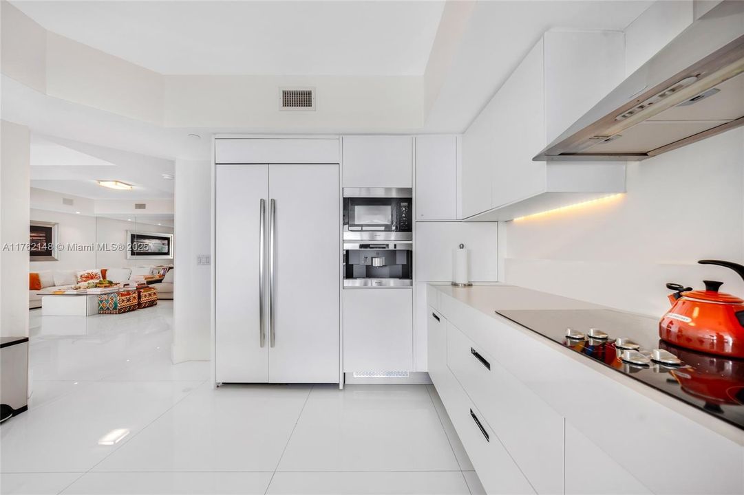 For Sale: $2,190,000 (4 beds, 4 baths, 3524 Square Feet)