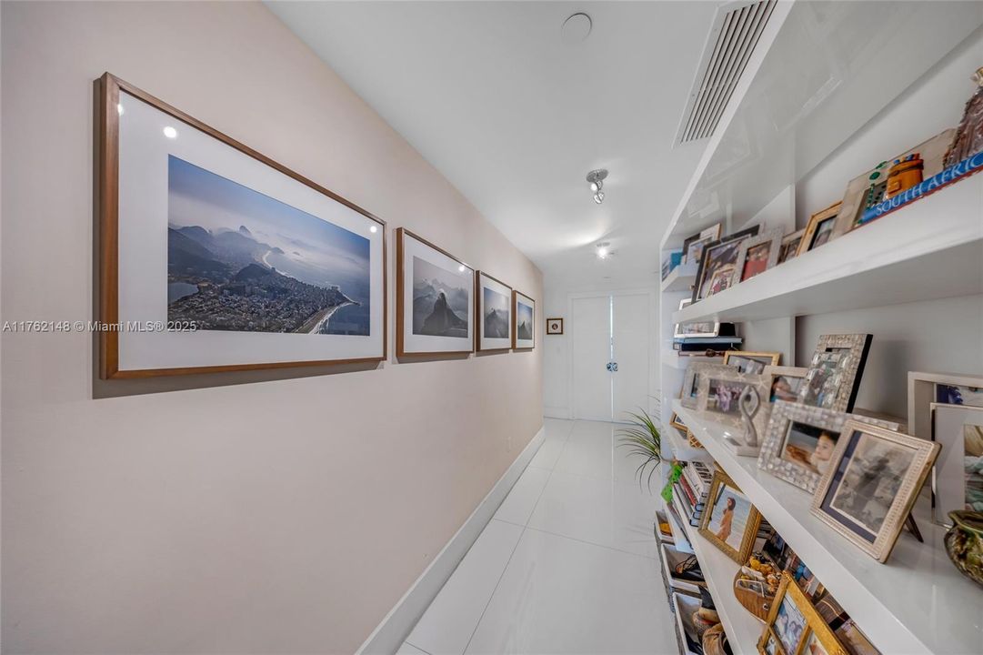 For Sale: $2,190,000 (4 beds, 4 baths, 3524 Square Feet)