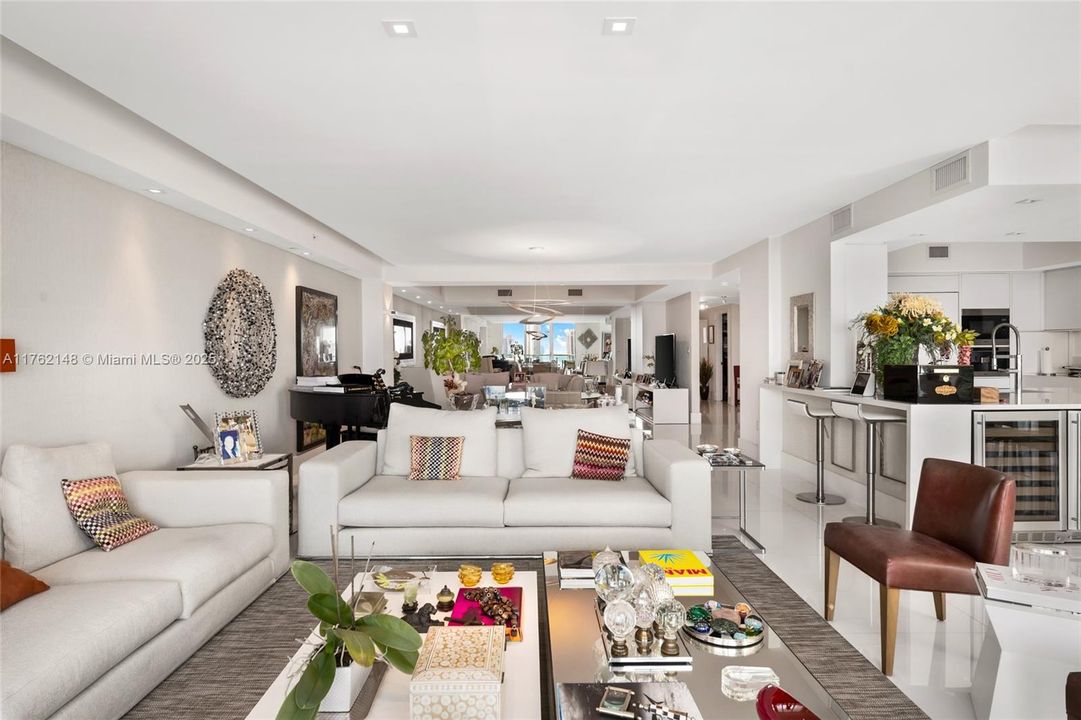 For Sale: $2,190,000 (4 beds, 4 baths, 3524 Square Feet)