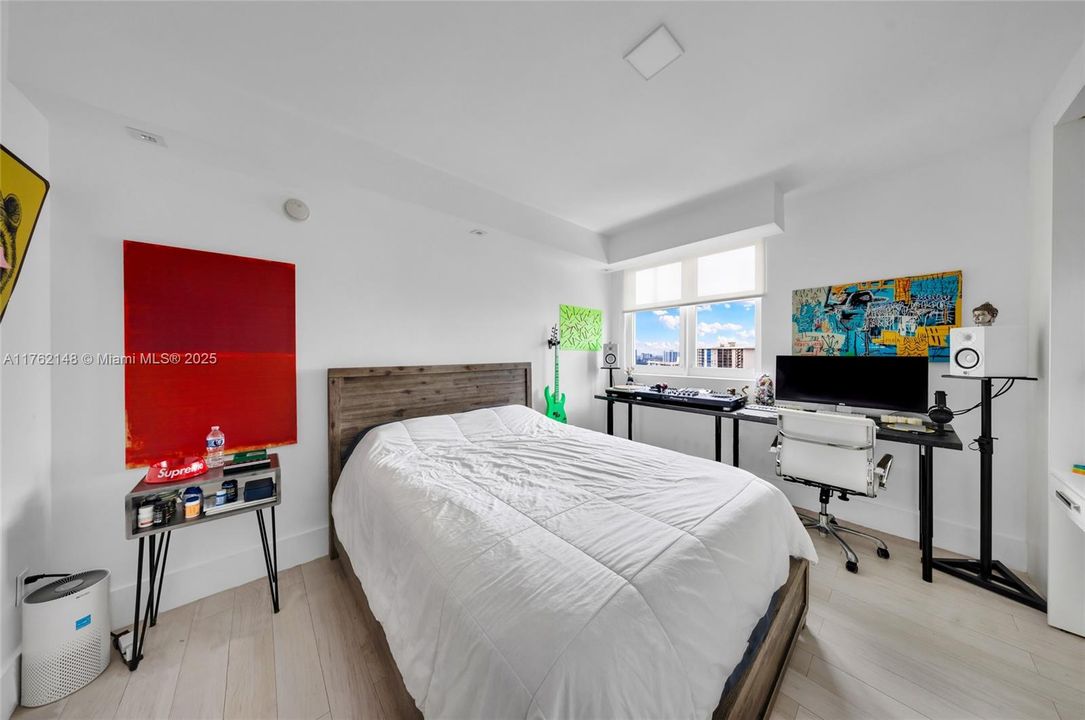 For Sale: $2,190,000 (4 beds, 4 baths, 3524 Square Feet)