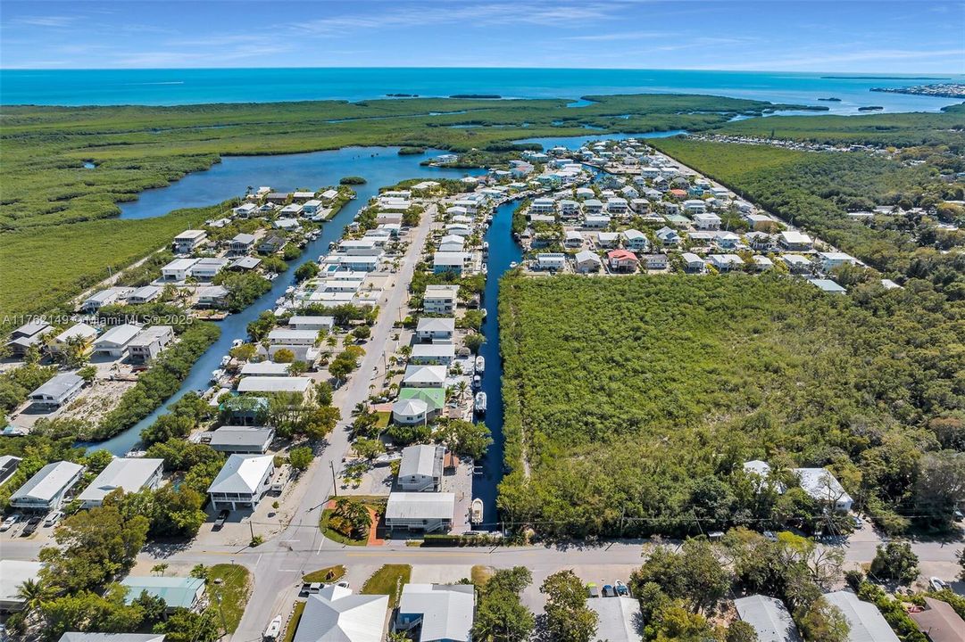 Recently Sold: $1,375,000 (3 beds, 2 baths, 1224 Square Feet)