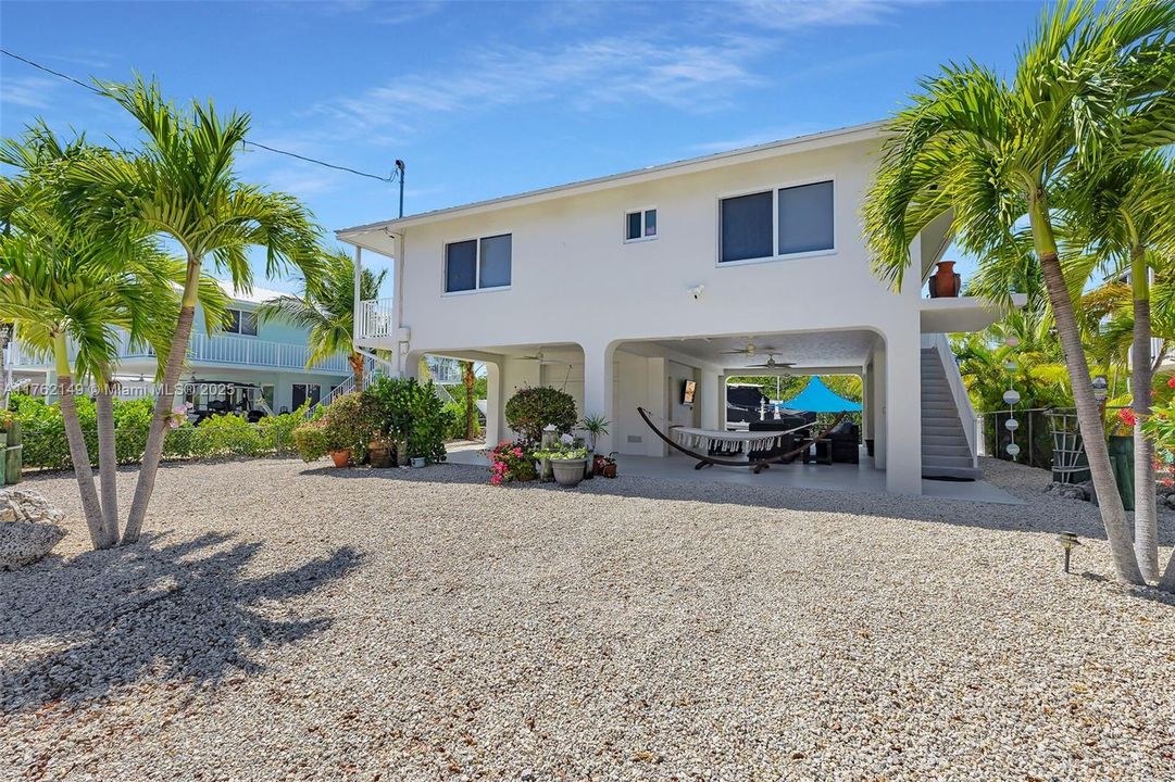 Recently Sold: $1,375,000 (3 beds, 2 baths, 1224 Square Feet)